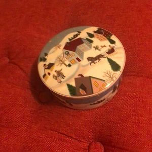 Mikasa HOLIDAY VILLAGE Candy dish